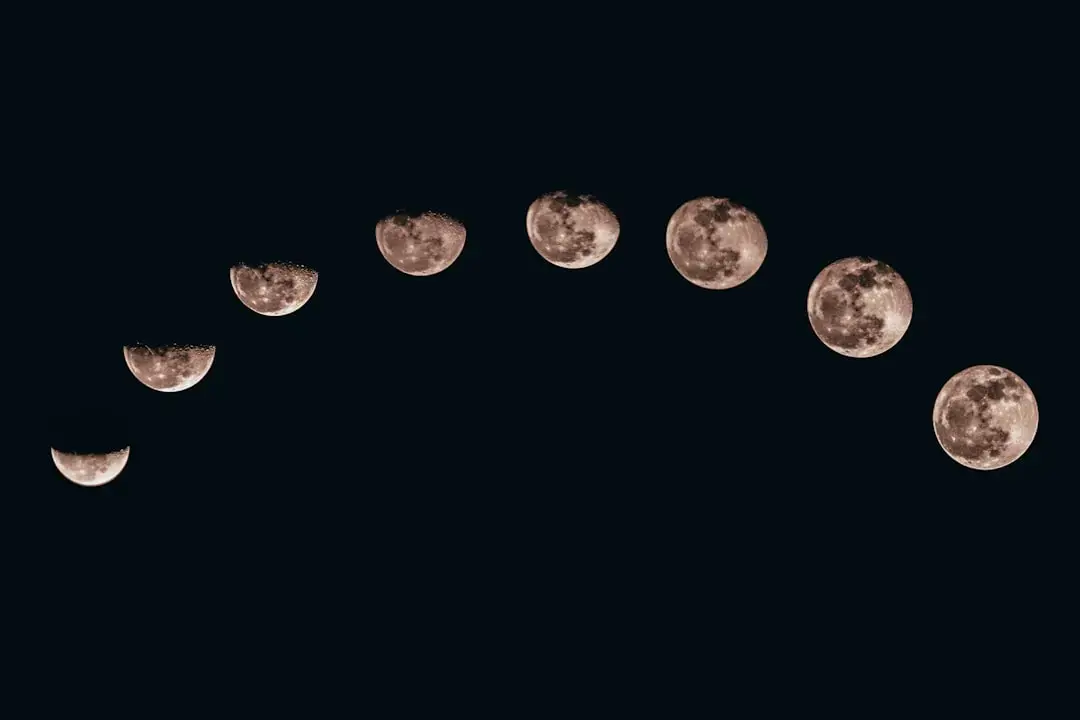 Previziunea cosmică lunară se desfășoară